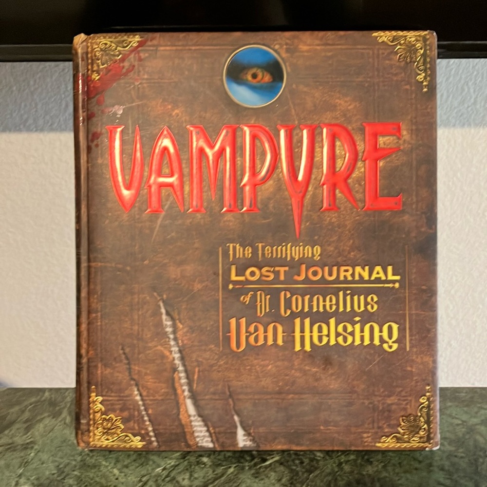 Vampyre The Terrifing Lost Journal of Cornelius Van Helsing Pop-Up Book